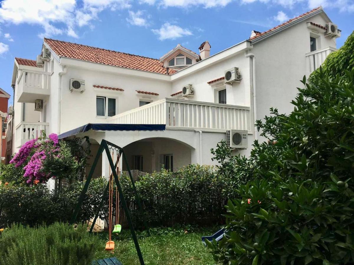 ホテルVila Monte ブドヴァ エクステリア 写真