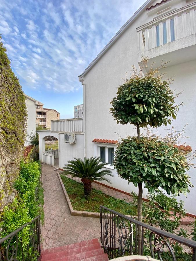 ホテルVila Monte ブドヴァ エクステリア 写真