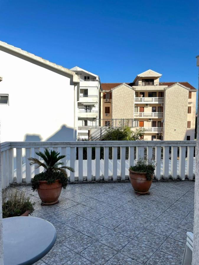 ホテルVila Monte ブドヴァ エクステリア 写真