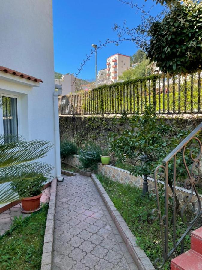 ホテルVila Monte ブドヴァ エクステリア 写真