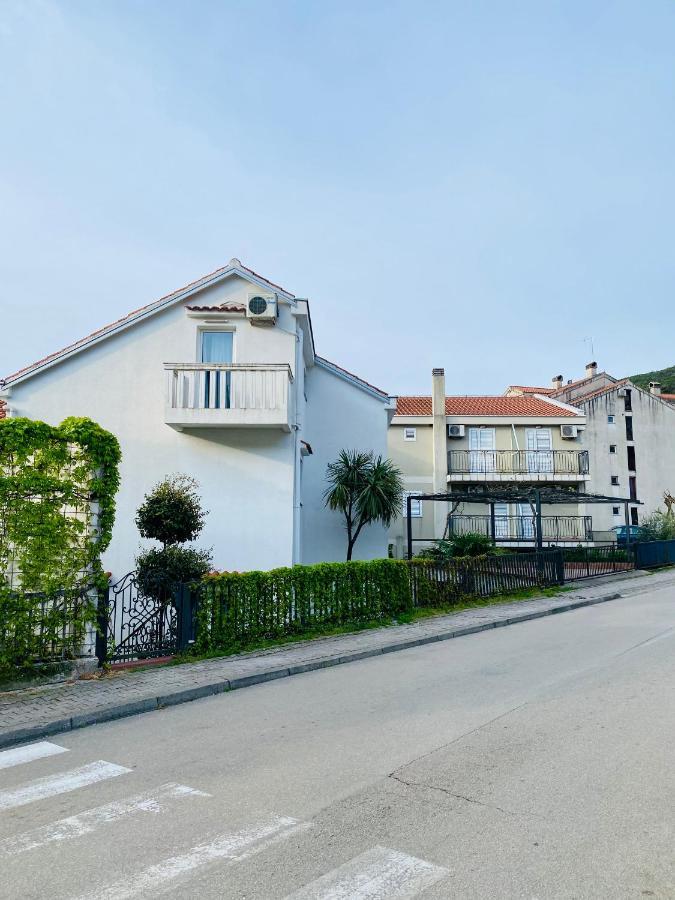 ホテルVila Monte ブドヴァ エクステリア 写真